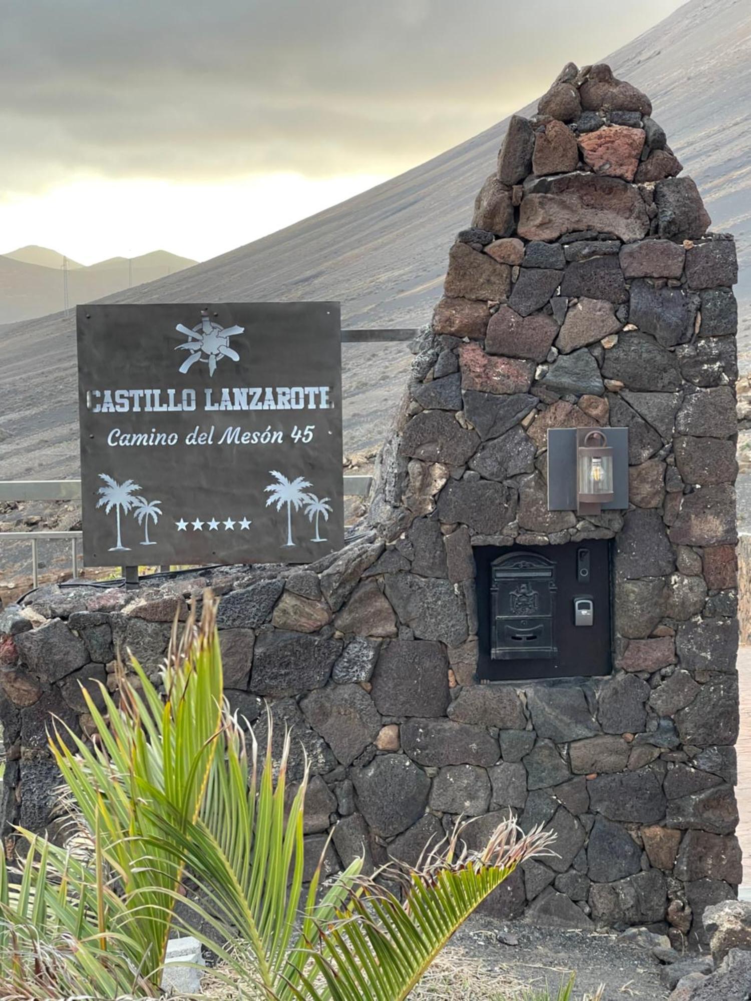 Castillo Lanzarote Villa Sophie - Luxury Villa -Sleep In A Volcanic Cave With Heated Pool Tías Esterno foto