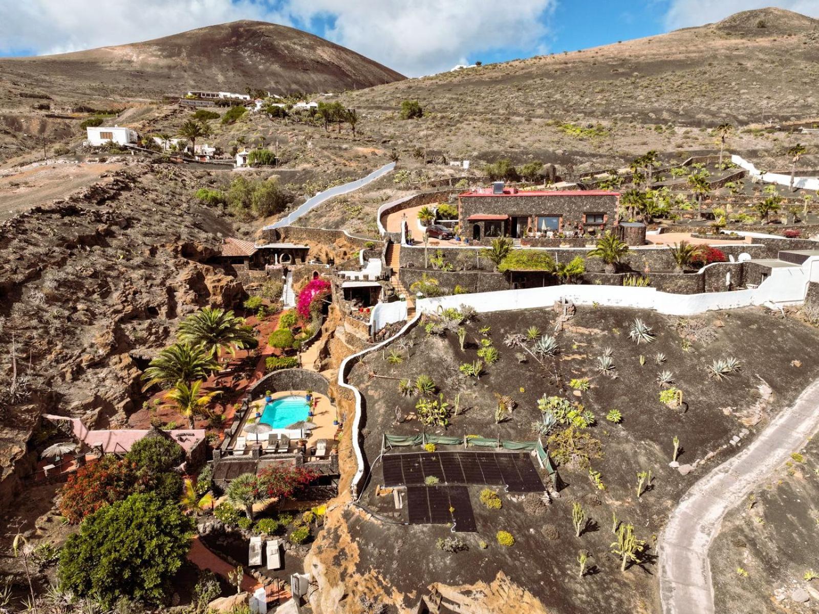 Castillo Lanzarote Villa Sophie - Luxury Villa -Sleep In A Volcanic Cave With Heated Pool Tías Esterno foto