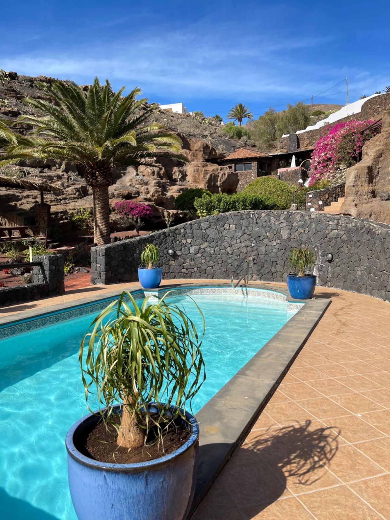 Castillo Lanzarote Villa Sophie - Luxury Villa -Sleep In A Volcanic Cave With Heated Pool Tías Esterno foto