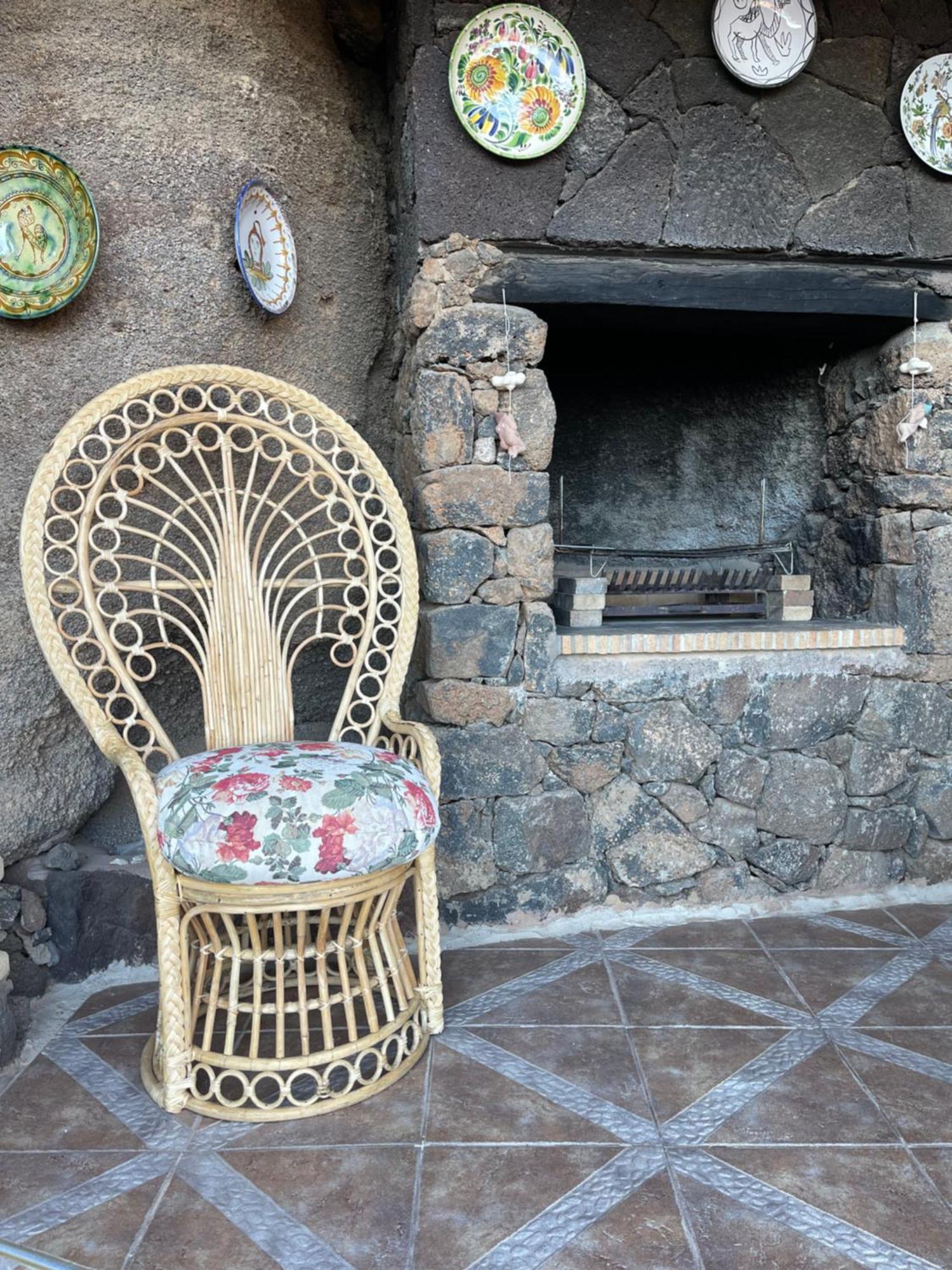 Castillo Lanzarote Villa Sophie - Luxury Villa -Sleep In A Volcanic Cave With Heated Pool Tías Esterno foto