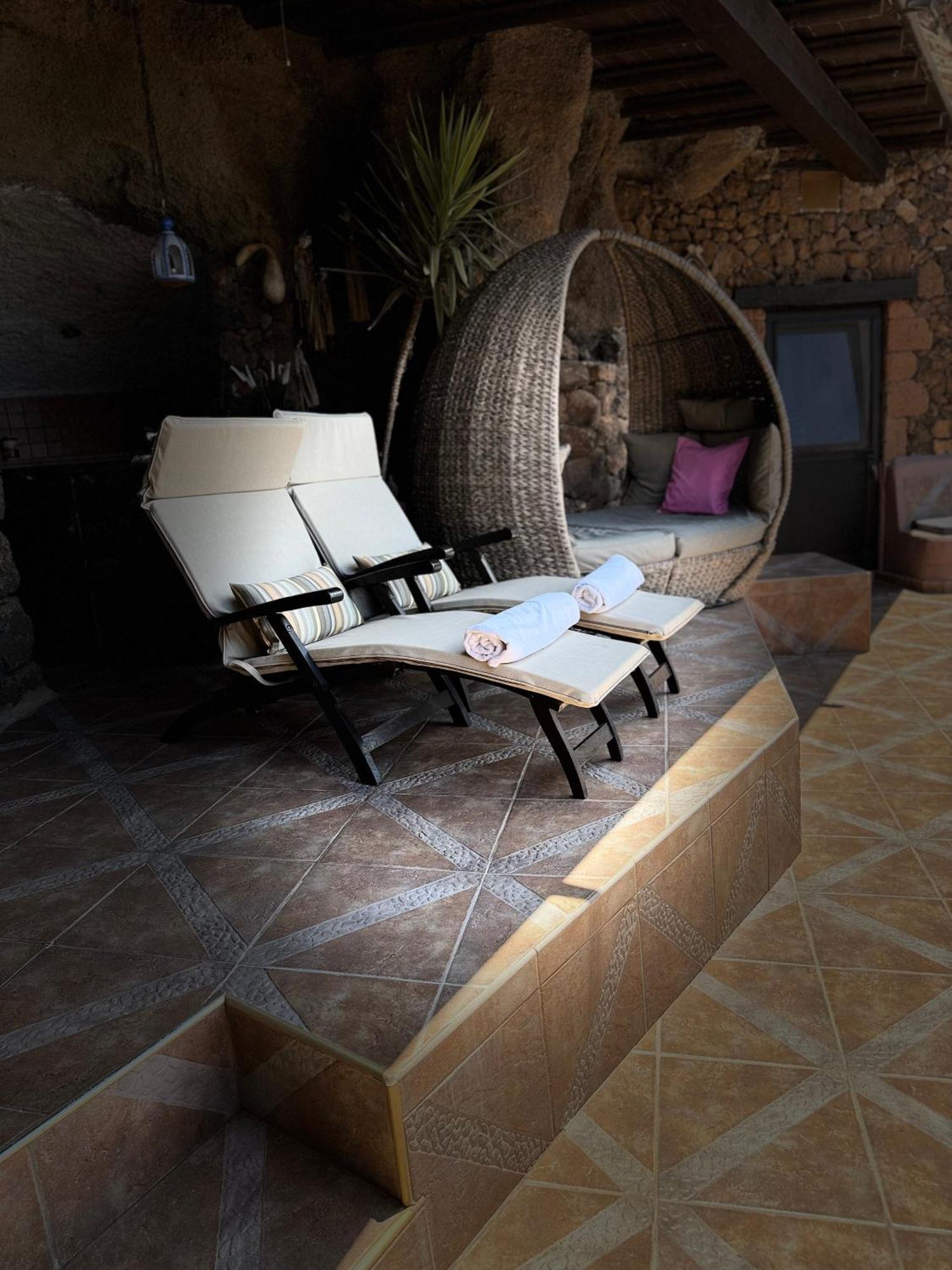 Castillo Lanzarote Villa Sophie - Luxury Villa -Sleep In A Volcanic Cave With Heated Pool Tías Esterno foto