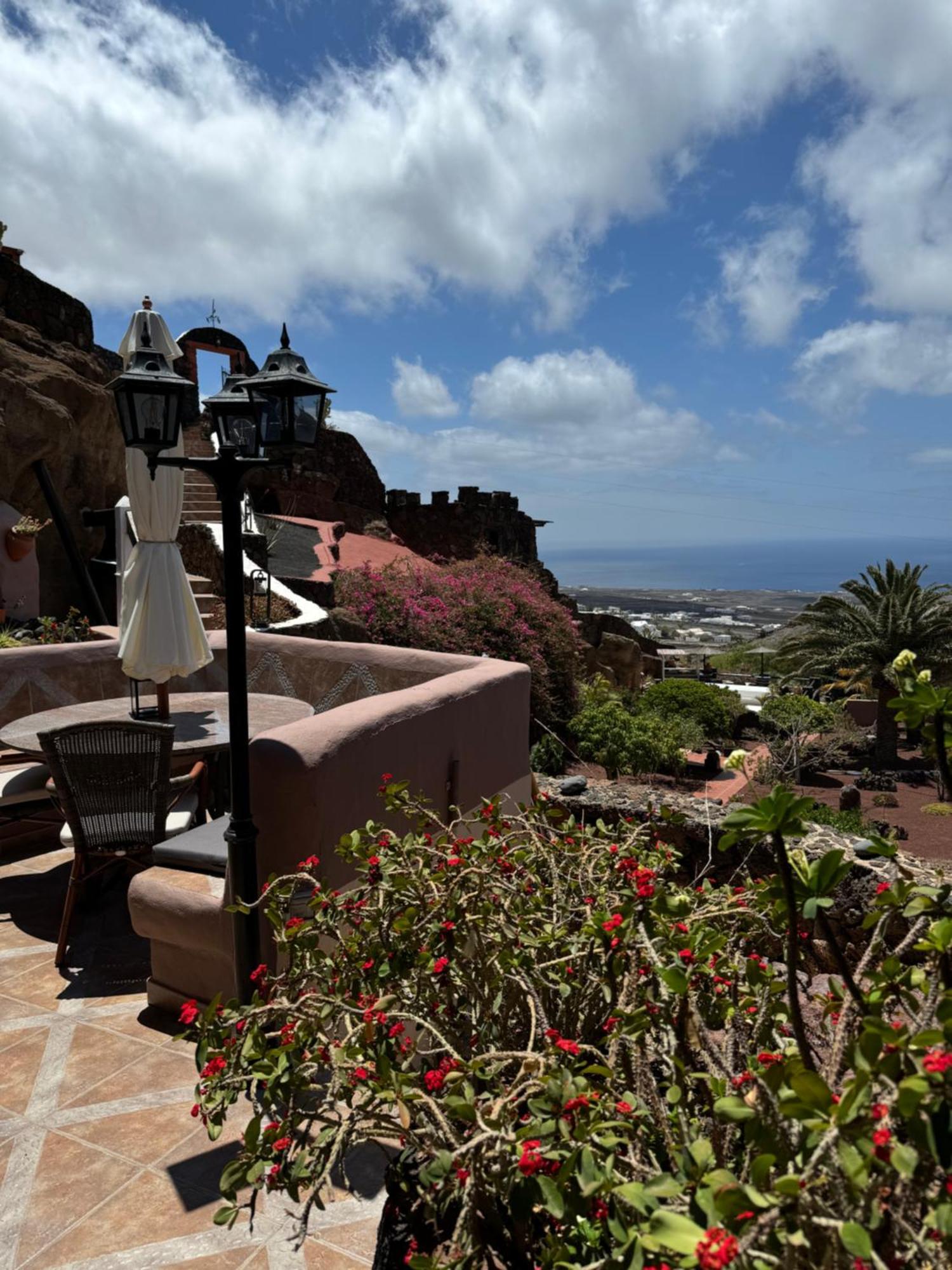 Castillo Lanzarote Villa Sophie - Luxury Villa -Sleep In A Volcanic Cave With Heated Pool Tías Esterno foto