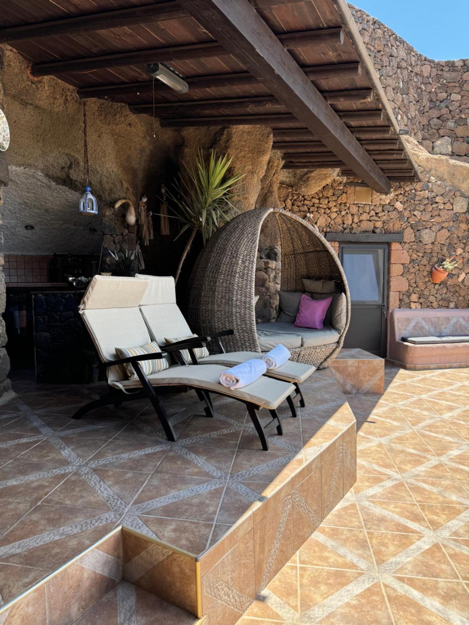 Castillo Lanzarote Villa Sophie - Luxury Villa -Sleep In A Volcanic Cave With Heated Pool Tías Esterno foto