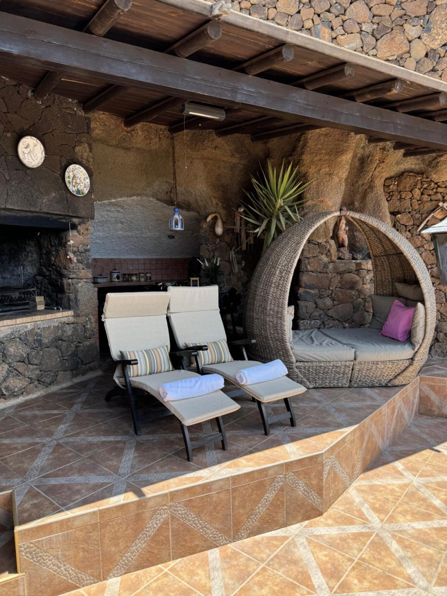 Castillo Lanzarote Villa Sophie - Luxury Villa -Sleep In A Volcanic Cave With Heated Pool Tías Esterno foto