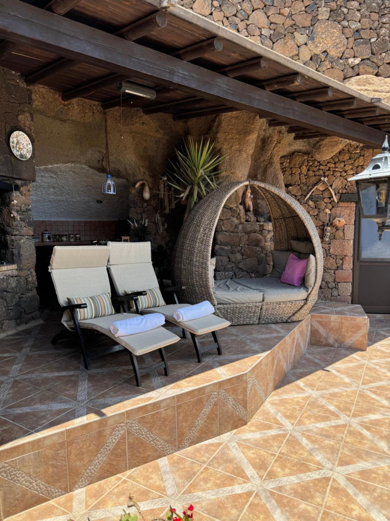 Castillo Lanzarote Villa Sophie - Luxury Villa -Sleep In A Volcanic Cave With Heated Pool Tías Esterno foto