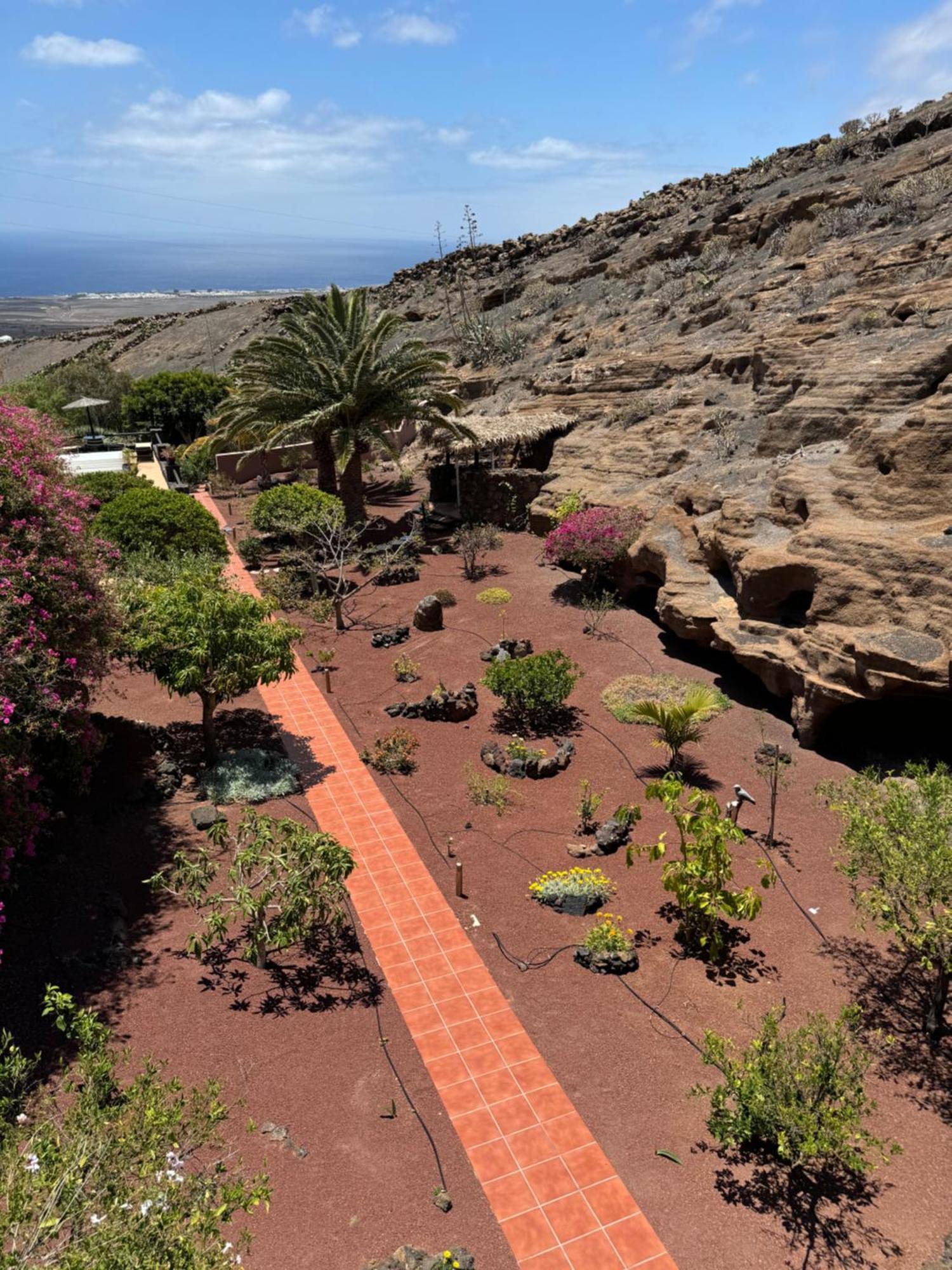 Castillo Lanzarote Villa Sophie - Luxury Villa -Sleep In A Volcanic Cave With Heated Pool Tías Esterno foto